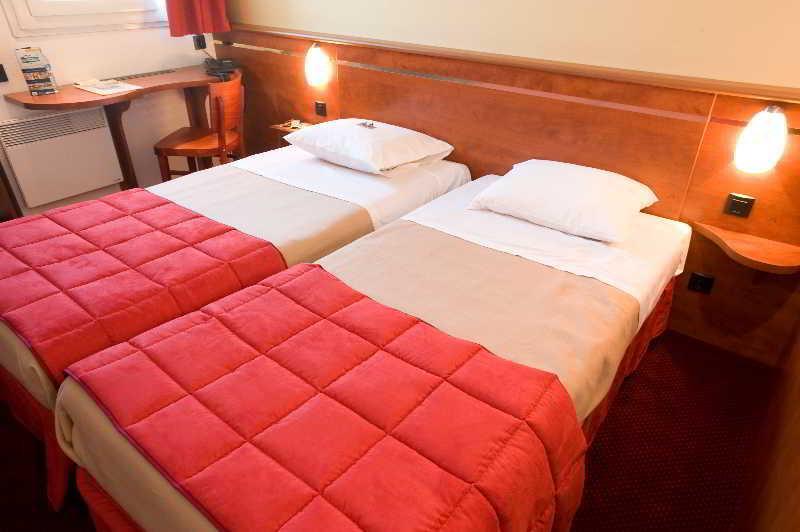 Brit Hotel Bordeaux Aeroport - Le Soretel เมรินแญค ภายนอก รูปภาพ
